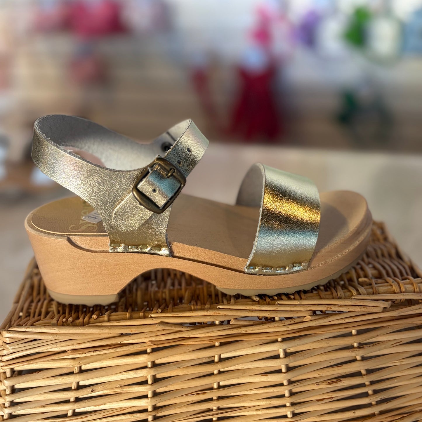 Sven Sandal Clog Gold